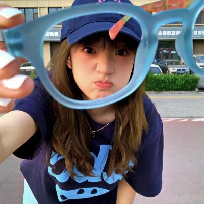 黄金庭院：冬日里的新年愿望